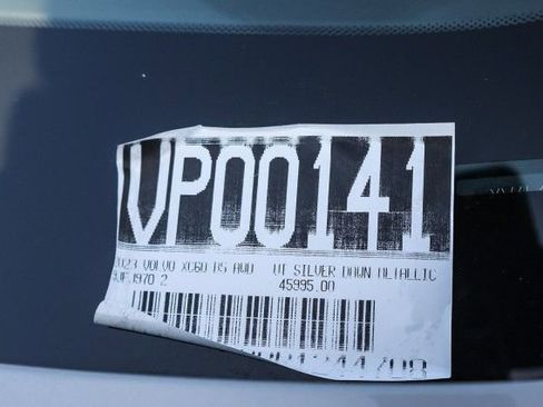 Used 2023 Volvo XC60 B5 Ultimate w/ Climate Package image 27