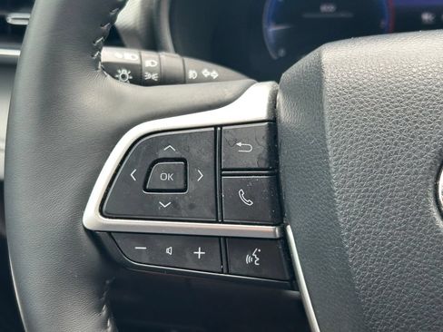 Used 2023 Toyota Highlander Platinum FWD image 42