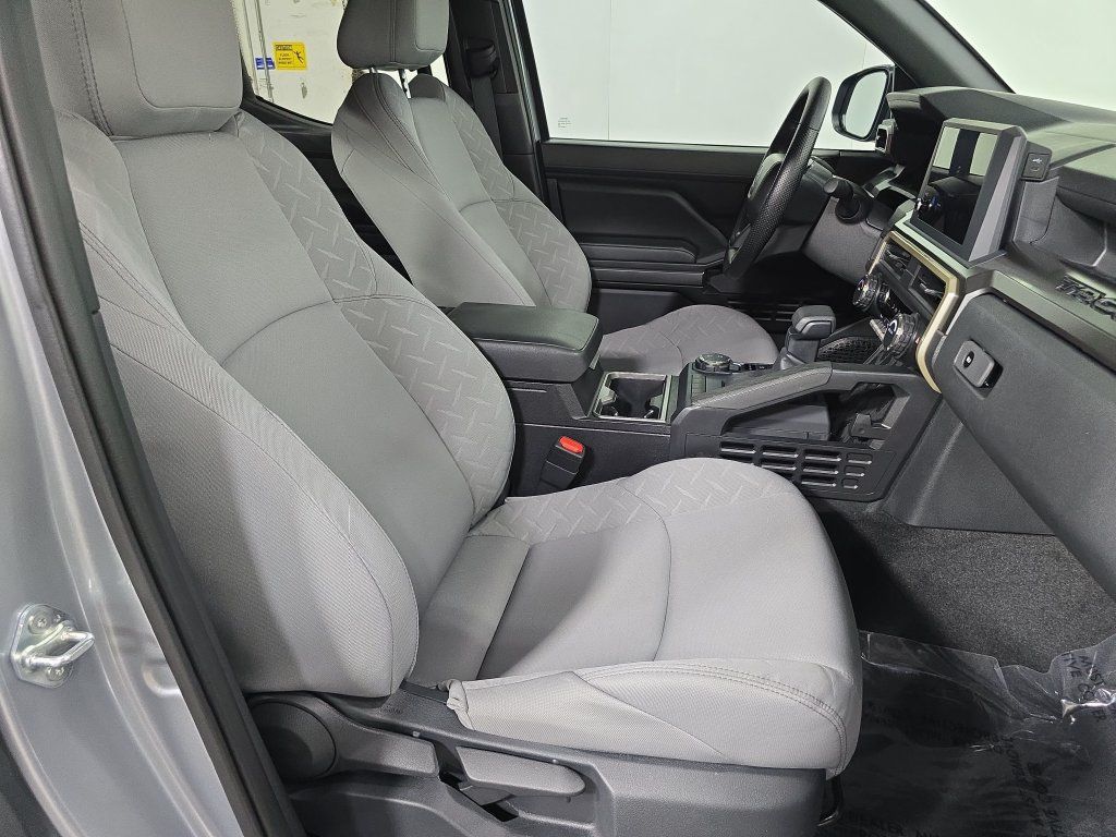 Used 2026 Toyota Tacoma SR5 AWD/4WD image 27