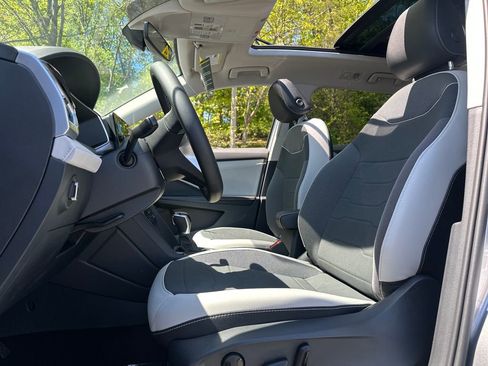 New 2026 Volkswagen Taos SE AWD/4WD image 3