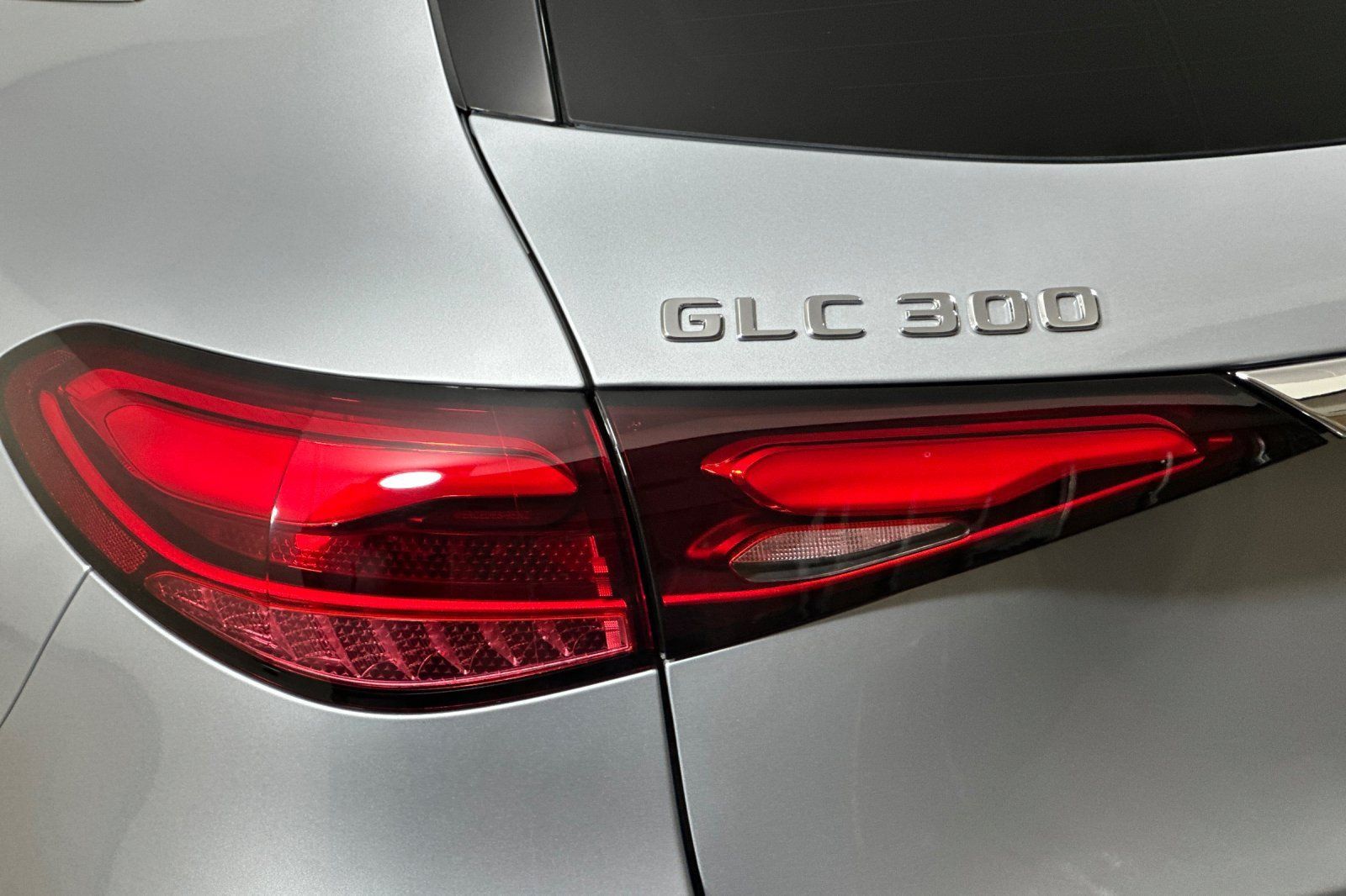 Used 2026 Mercedes-Benz GLC 300 image 26