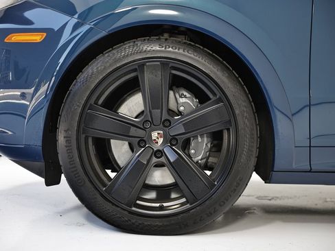 Certified 2025 Porsche Cayenne Coupe AWD/4WD image 13