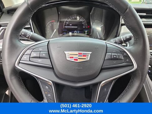 Used 2017 Cadillac XT5 Luxury w/ Driver Awareness Package FWD image 31