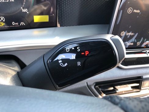 New 2026 Volkswagen Tiguan SE R-Line AWD/4WD image 24