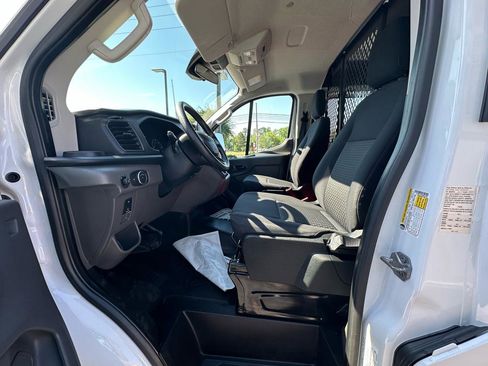 Used 2024 Ford Transit 250 Low Roof w/ Exterior Upgrade Package RWD image 18