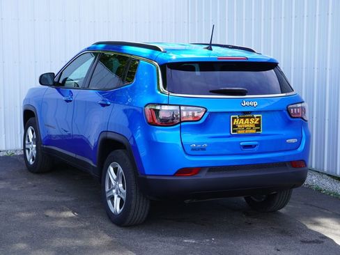 Used 2023 Jeep Compass Latitude w/ Convenience Group AWD/4WD image 4