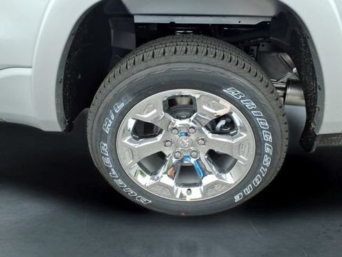 New 2026 RAM 1500 Big Horn AWD/4WD image 10