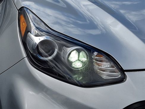 Used 2022 Kia Sportage Nightfall Edition image 12