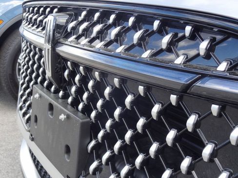 Used 2026 Lincoln Nautilus Premier image 16