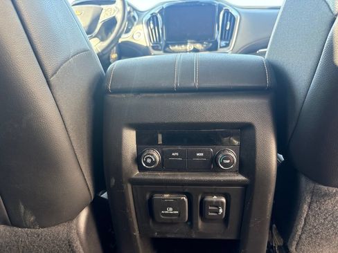 Used 2018 Chevrolet Traverse LT AWD/4WD image 36