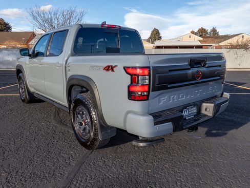 Used 2025 Nissan Frontier PRO-4X image 6