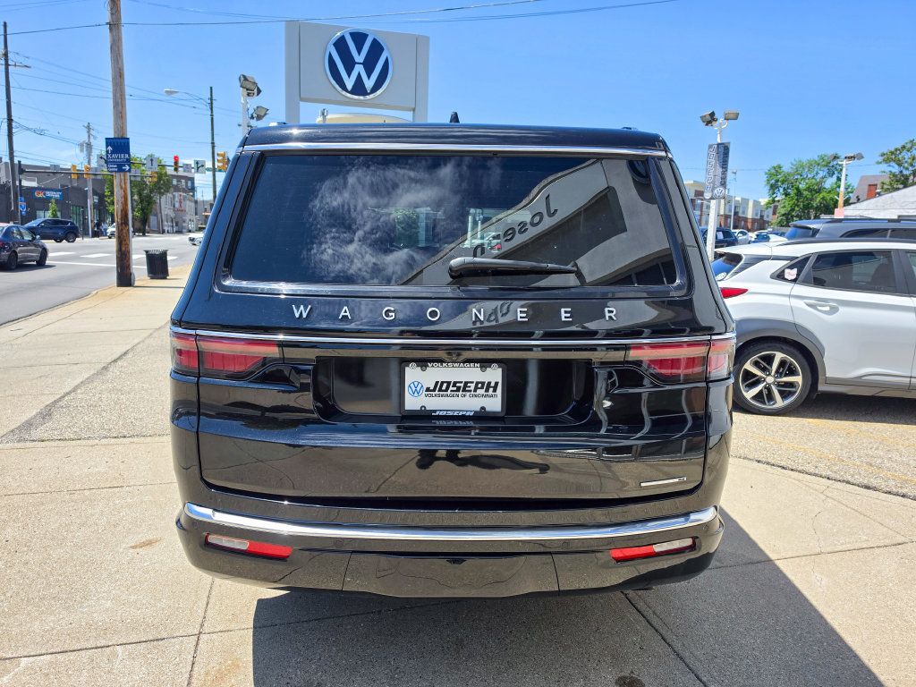 Used 2024 Jeep Wagoneer Series II AWD/4WD image 4