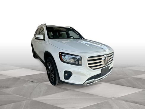Used 2025 Mercedes-Benz GLB 250 image 2