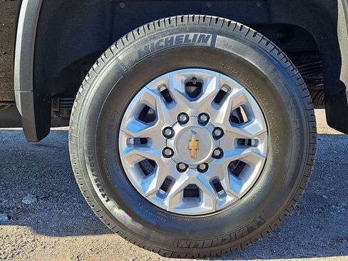 Used 2023 Chevrolet Silverado 2500 LTZ w/ LTZ Convenience Package image 13