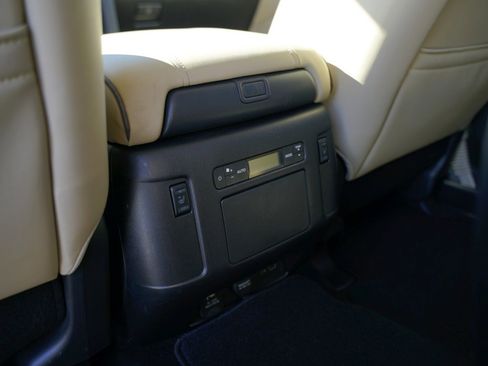 Used 2024 Nissan Armada Platinum w/ Captain's Chairs Package image 31