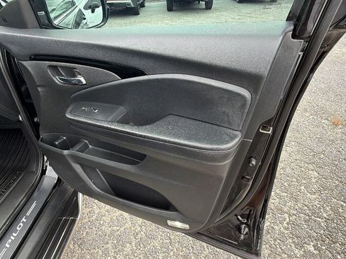 Used 2020 Honda Pilot Touring image 16