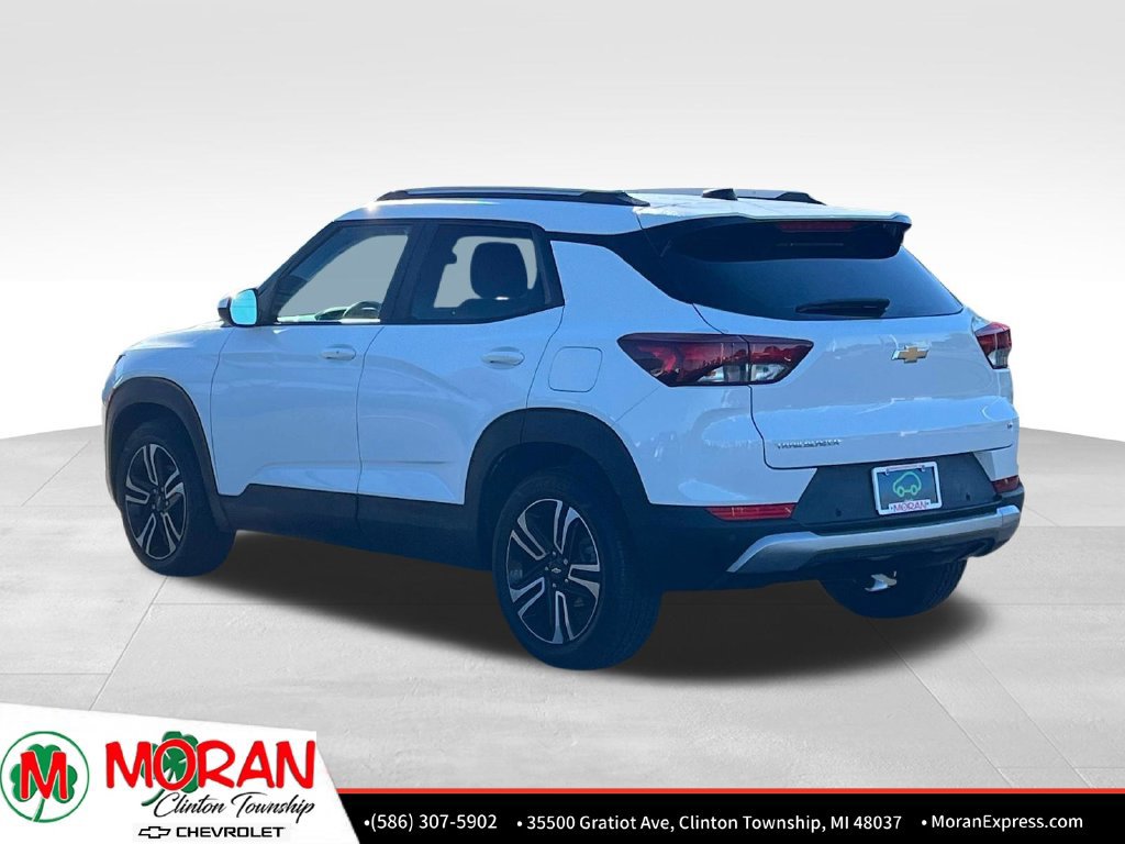 Certified 2024 Chevrolet TrailBlazer LT w/ Driver Confidence Package FWD image 4