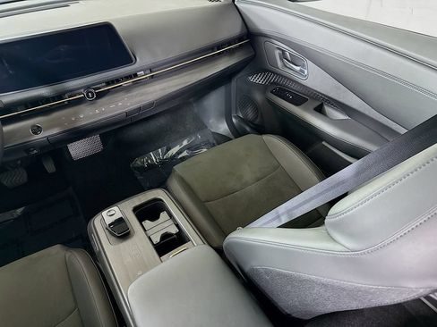 Certified 2025 Nissan Ariya AWD image 27