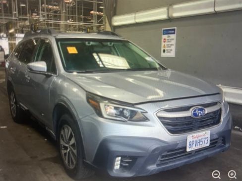 Used 2020 Subaru Outback Premium AWD/4WD image 3