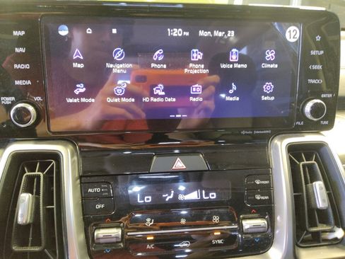 Used 2022 Kia Sorento S w/ Panoramic Sunroof Package FWD image 25