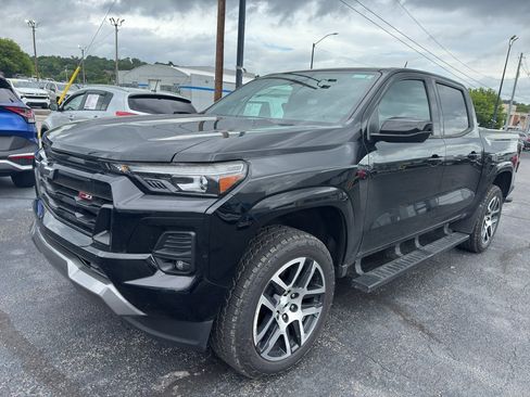 Used 2023 Chevrolet Colorado Z71 w/ Z71 Convenience Package 2 AWD/4WD image 7