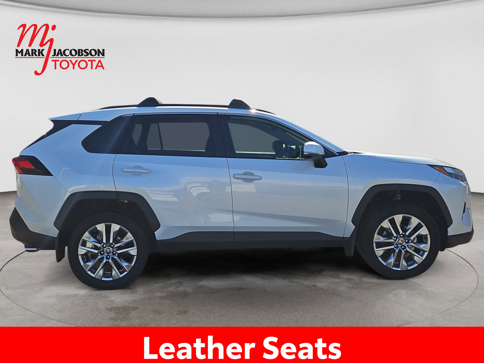 Used 2025 Toyota RAV4 XLE Premium w/ Weather Package FWD image 7