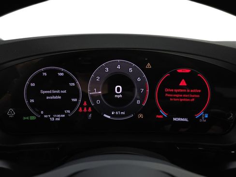 Certified 2025 Porsche Cayenne AWD/4WD image 15