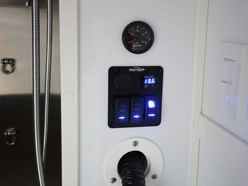 Used 2025 RAM ProMaster 2500 w/ Convenience Group image 25