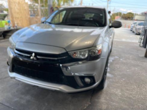 Used 2019 Mitsubishi Outlander Sport SE FWD image 2