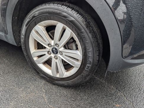 Used 2019 Kia Sportage LX image 9