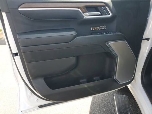 Used 2025 Chevrolet Silverado 1500 High Country image 8