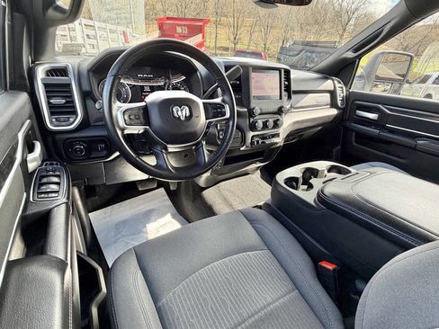 Used 2024 RAM 2500 Big Horn AWD/4WD image 23