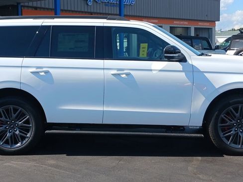 New 2025 Ford Expedition Platinum w/ Stealth Performance Package image 6