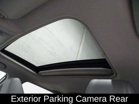 Used 2021 Toyota RAV4 XLE Premium image 10