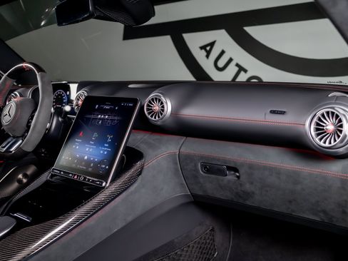 Used 2025 Mercedes-Benz AMG GT 63 image 26