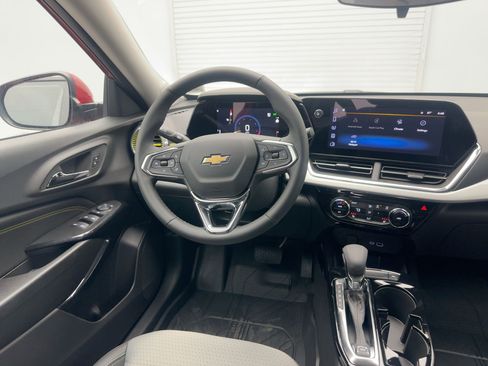 New 2026 Chevrolet Trax LT w/ LT Convenience Package image 25