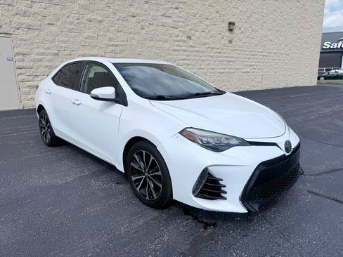 Used 2017 Toyota Corolla SE w/ SE Premium Package FWD image 7