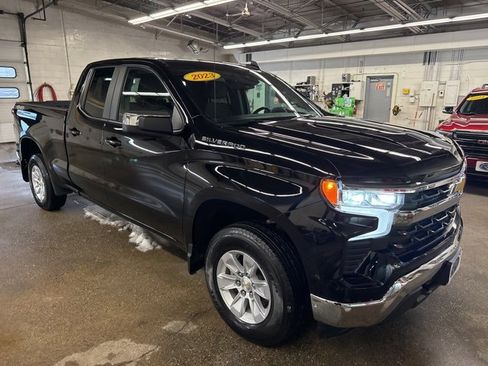 Used 2023 Chevrolet Silverado 1500 LT image 8