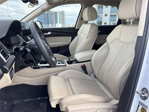 Used 2024 Audi Q5 e Premium Plus image 11