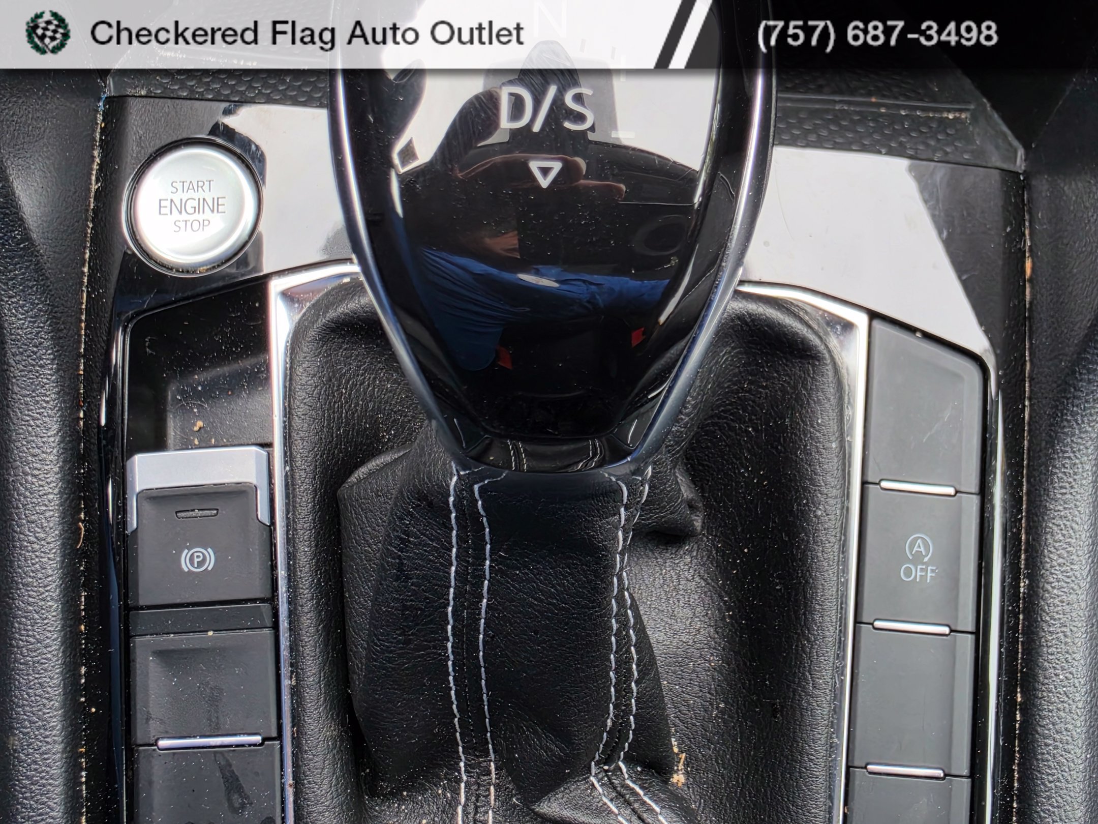 Used 2023 Volkswagen Taos SE w/ Panoramic Sunroof Package FWD image 19