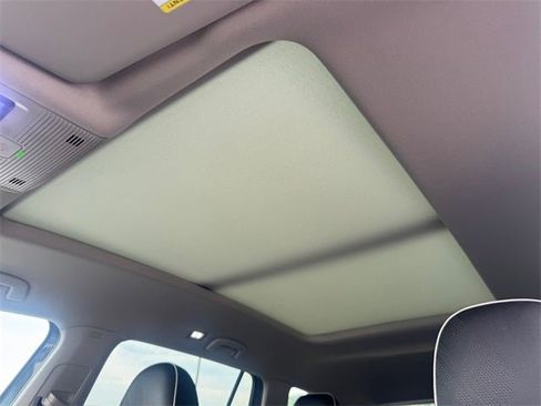 Used 2025 Volkswagen Atlas SEL Premium R-Line image 17