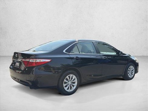 Used 2015 Toyota Camry LE FWD image 5