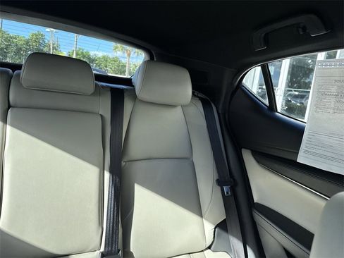 Used 2019 MAZDA MAZDA3 Hatchback w/ Preferred Package image 20