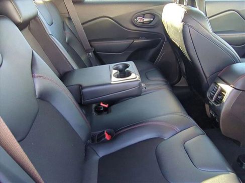 Used 2022 Jeep Cherokee Trailhawk w/ Technology Group B image 19