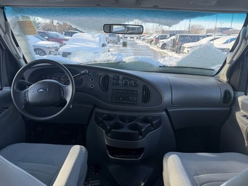 Used 2008 Ford E-350 and Econoline 350 XLT image 13