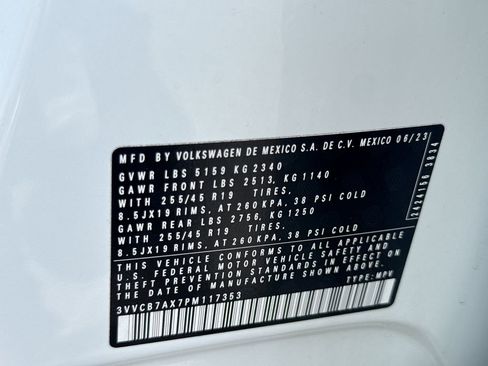 Used 2023 Volkswagen Tiguan SE R-Line FWD image 30