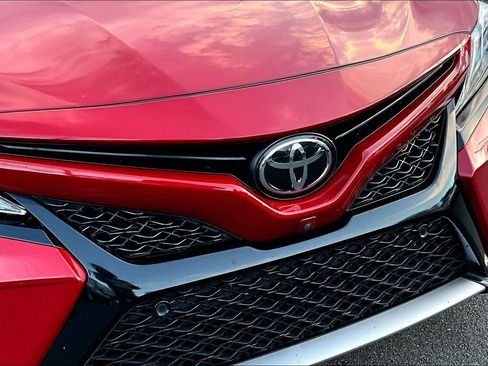 Used 2019 Toyota Camry XSE image 29