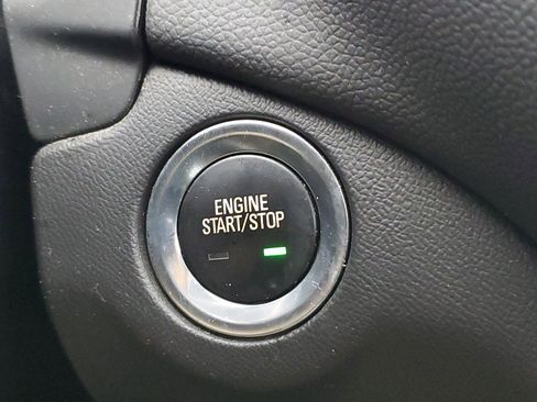 Used 2023 Chevrolet Equinox LT image 23