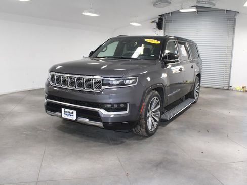 Used 2023 Jeep Grand Wagoneer L Series II image 4