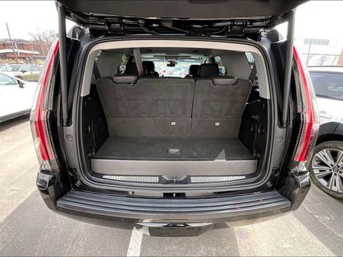 Used 2019 Cadillac Escalade Luxury AWD/4WD image 28